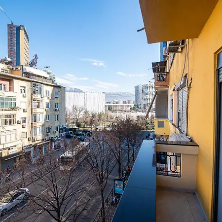 Super Center Apartment