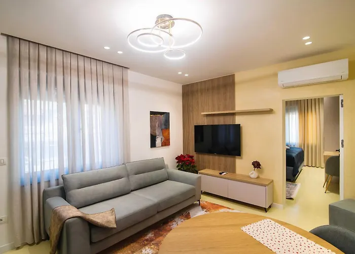 Super Center Apartment *