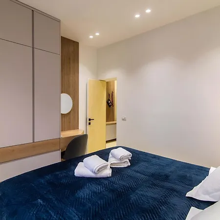 Super Center Apartment *