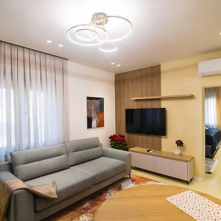 Super Center Apartment *